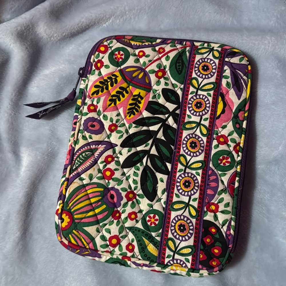 Vera Bradley 6x9 Tablet Case Padded Zip Around Small Pocket Purple Floral Print